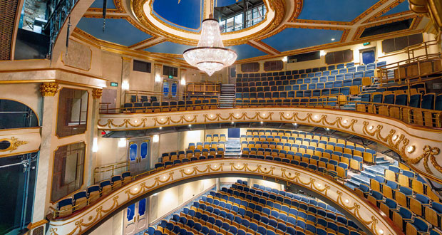 Q3 shines at Jersey Opera House - FMJ